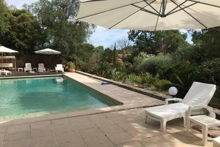Mas Provencal Au Cannet Des Maures 勒卡内代莫尔 外观 照片